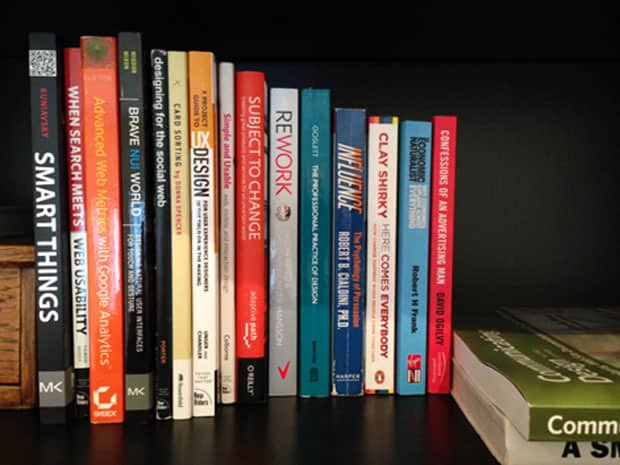 Bookshelf of Paul Trenchard-Seys (@PaulSeys) 